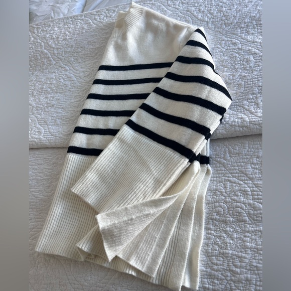 Large sweater with slits on the side and wide sleeves - Picture 3 of 5